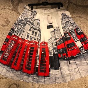 Red phone booth print skirt, sz large